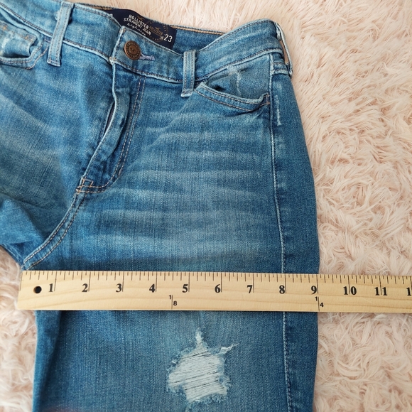 Hollister Distressed Straight Jean - High Rise - Size 00 w23 - Picture 5 of 12
